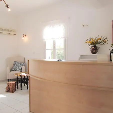 Ξενοδοχείο με διαμερίσματα Ktima Bianco 3*